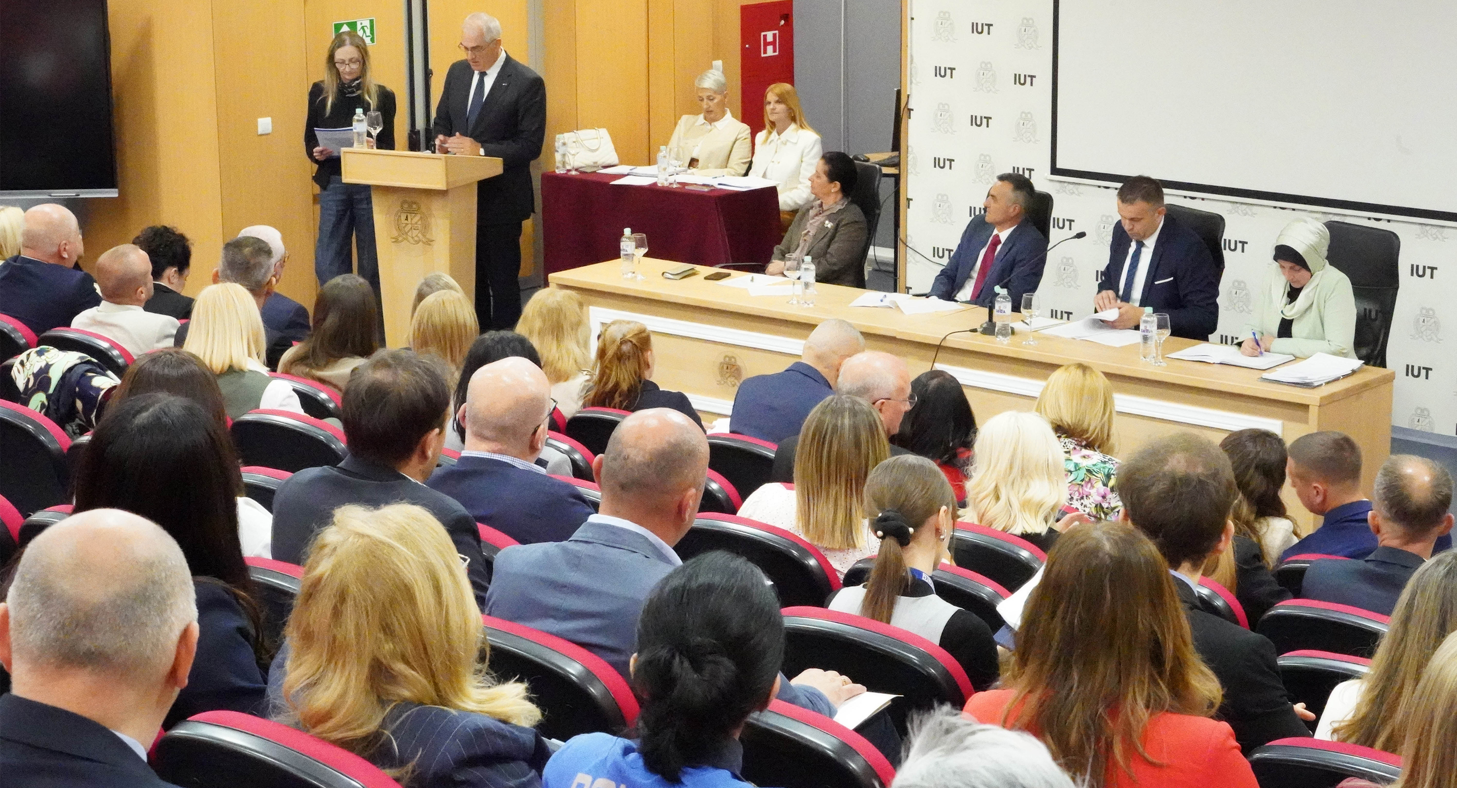 Скупштина СБК на тематској сједници о насиљу у породици и насиљу над женама усвојила 17 закључака